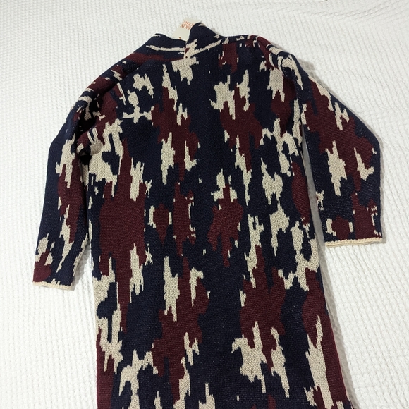 Knox Rose Robe - Picture 2 of 3